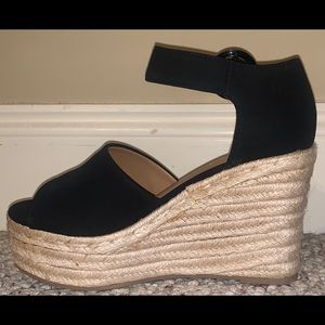 Black wedges with wicker bottom
